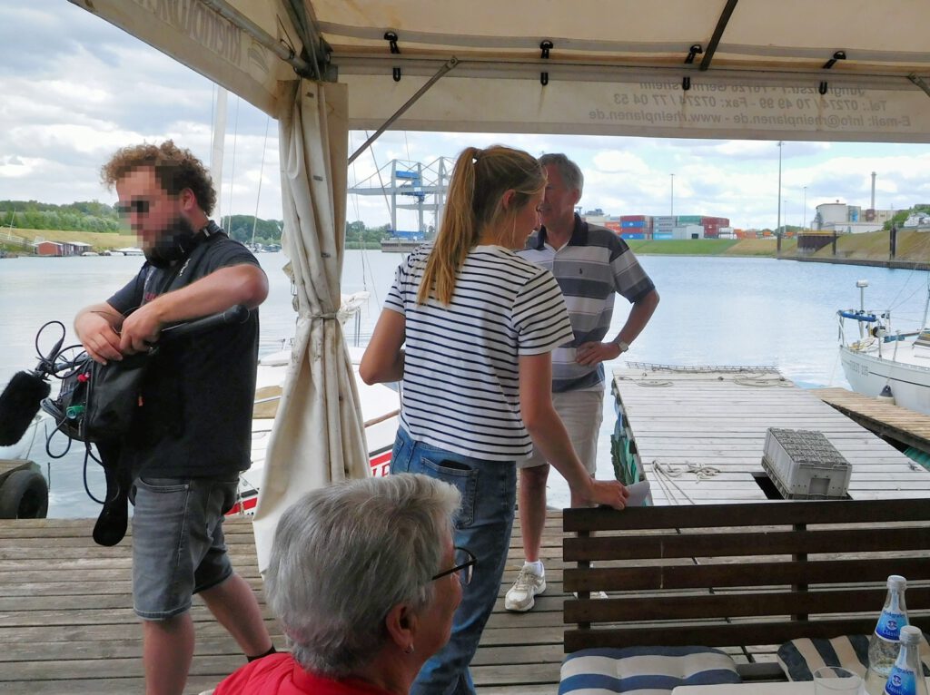 Herausforderung für alle: SWR-Begleitung am Sonntag, auch auf einem Boot unterwegs