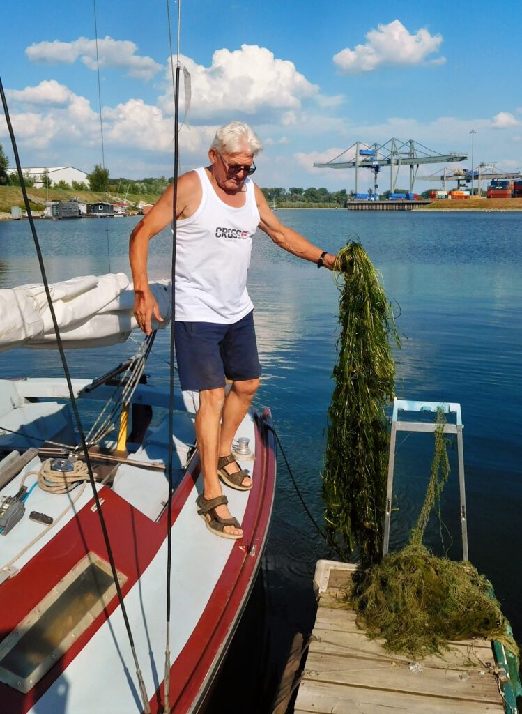 Kiloweise Wasserpflanzen mit dem Kiel eingefangen (2026)